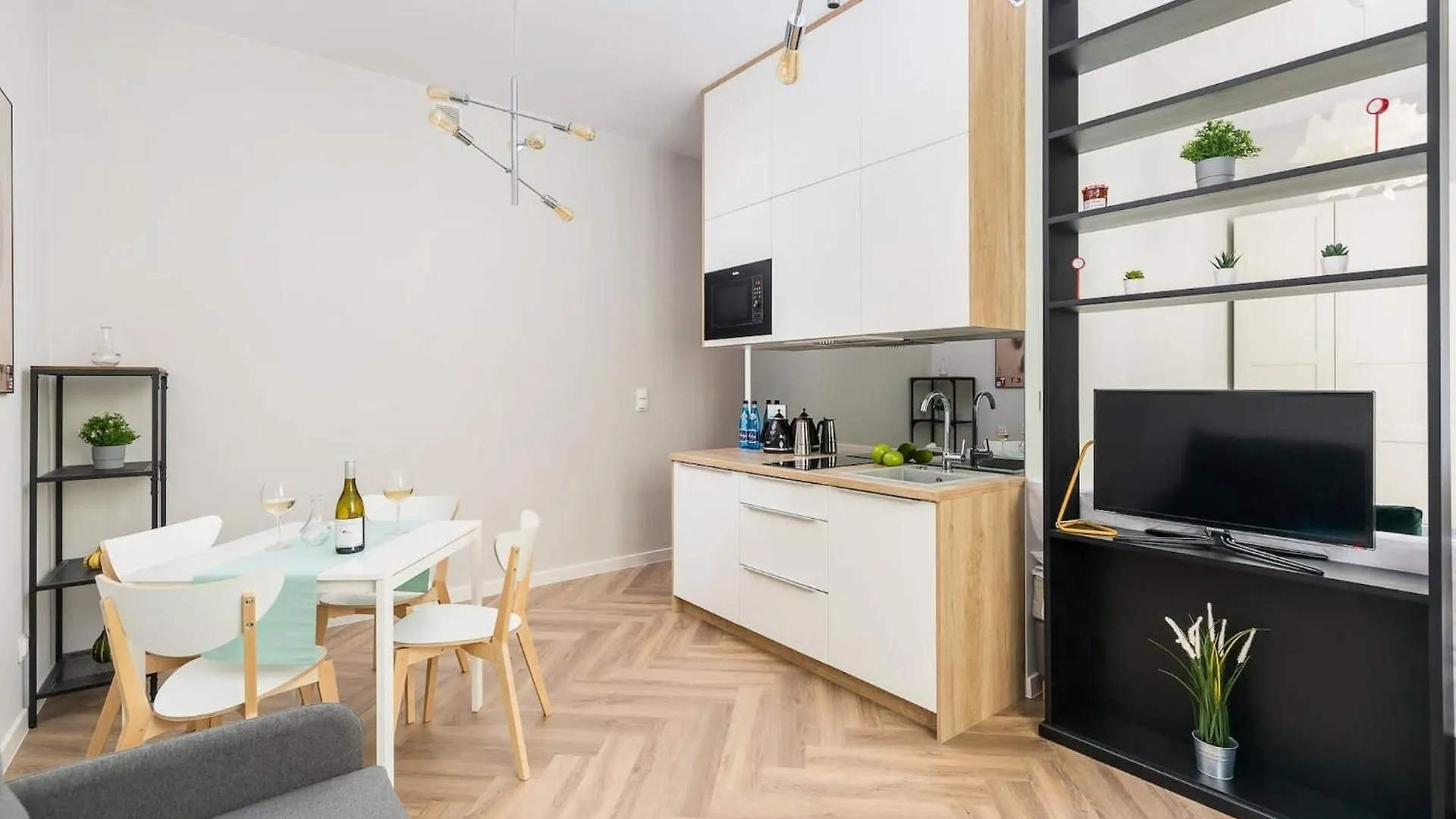 Kujawska 3 - Warm & Functional Studio By Noclegi Renters Warsaw Poland